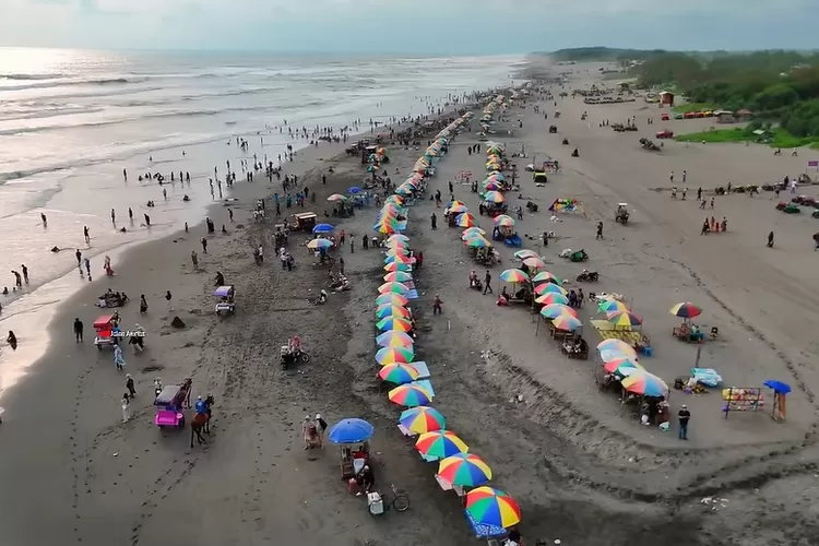 Pantai Parang Tritis